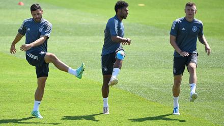 Es hilft nix, aber gegen Portugal müssen Kevin Volland (l-r), Serge Gnabry oder Toni Kroos treffen.
