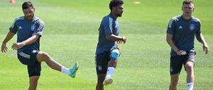 Es hilft nix, aber gegen Portugal müssen Kevin Volland (l-r), Serge Gnabry oder Toni Kroos treffen.