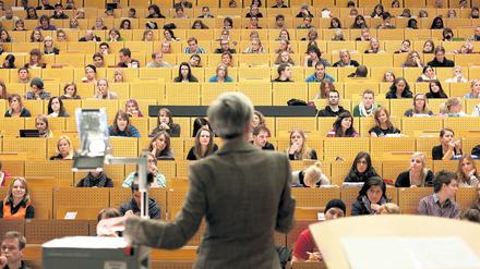 Es gibt nur wenige Spitzenpositionen in der Akademie - für die Besten, das muss man dem Nachwuchs klar sagen. 