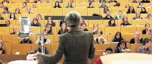 Es gibt nur wenige Spitzenpositionen in der Akademie - für die Besten, das muss man dem Nachwuchs klar sagen. 