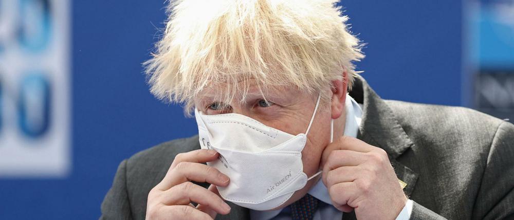 Der britische Premier Boris Johnson hat am Montagabend nochmals vor der Gefahr der Delta-Variante gewarnt.