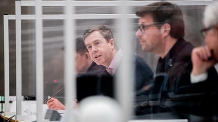 Stefan Evers (l), Parlamentarischer Geschäftsführer der CDU-Fraktion und Obmann im Untersuchungsausschuss zur Diese eG.