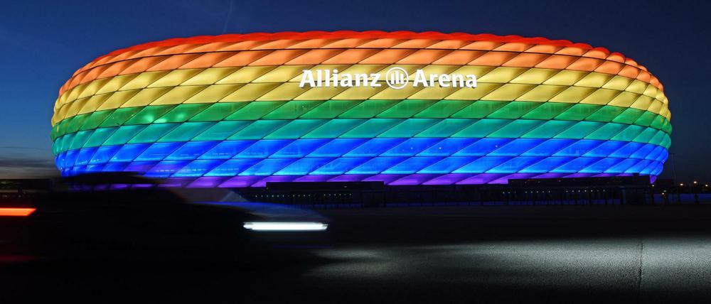 Statt am Spieltag gegen Ungarn soll die Arena nun wahrscheinlich am Christopher Street Day bunt beleuchtet werden.
