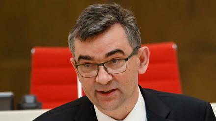 Polens Botschafter Andrzej Przylebski sprach am Donnerstag im Brandenburger Landtag während der Feierstunde anlässlich des 30. Jahrestages der Unterzeichnung des Deutsch-Polnischen Nachbarschaftsvertrages.