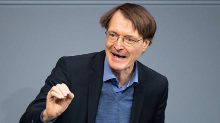 Karl Lauterbach räumt nun ein, dass Hendrik Streeck in mancher Hinsicht recht hatte.