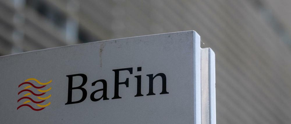 Im jahrelangen Streit um die Verzinsung von Prämiensparverträgen greift die Finanzaufsicht Bafin durch.