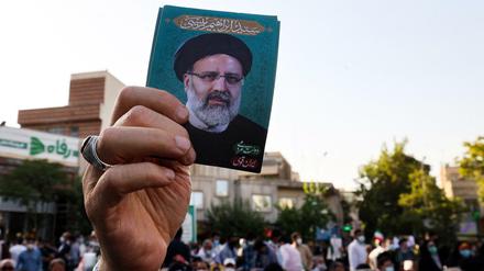 Verhasst und geliebt. Spitzenkandidat Ebrahim Raisi, der sogenannte "Blutrichter". 