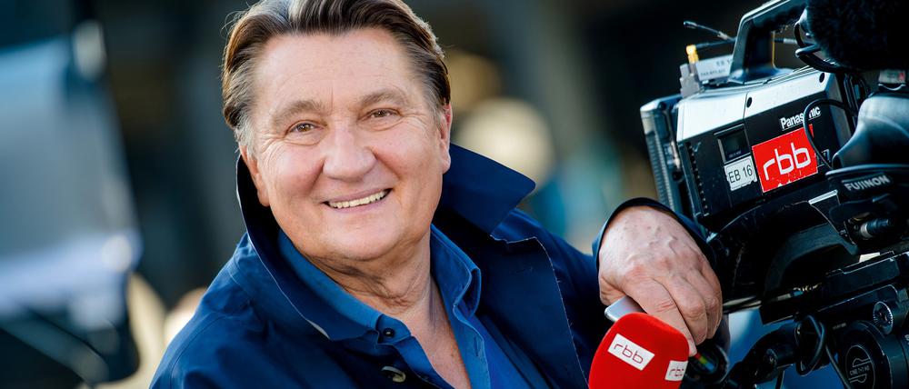 RBB-Abendschau-Reporter Ulli Zelle wird am 19. Juni 70 Jahre alt.