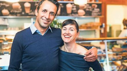 George Andreadis und seine aus Portugal stammende Frau Paula Gouveia betreiben zusammen die „Bekarei“ in Prenzlauer Berg und in der Kreuzberger Marthalle IX.