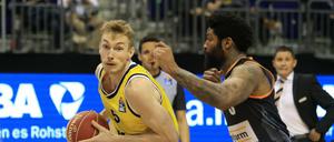 Niels Giffey (links) wird bei Alba sehr große Fußstapfen hinterlassen.