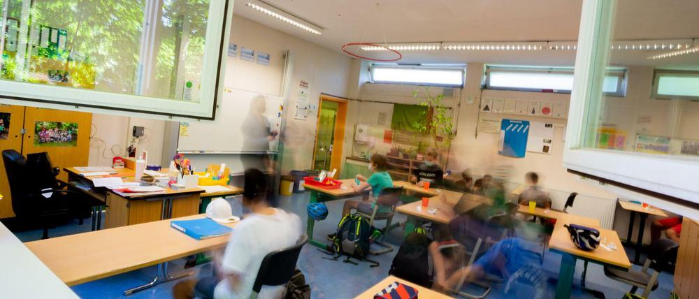 Auch im neuen Schuljahr soll der Unterricht überwiegend bei geöffnetem Fenster stattfinden.