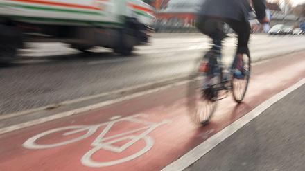 Der Mann war auf dem Radweg unterwegs - und überfuhr eine rote Ampel.