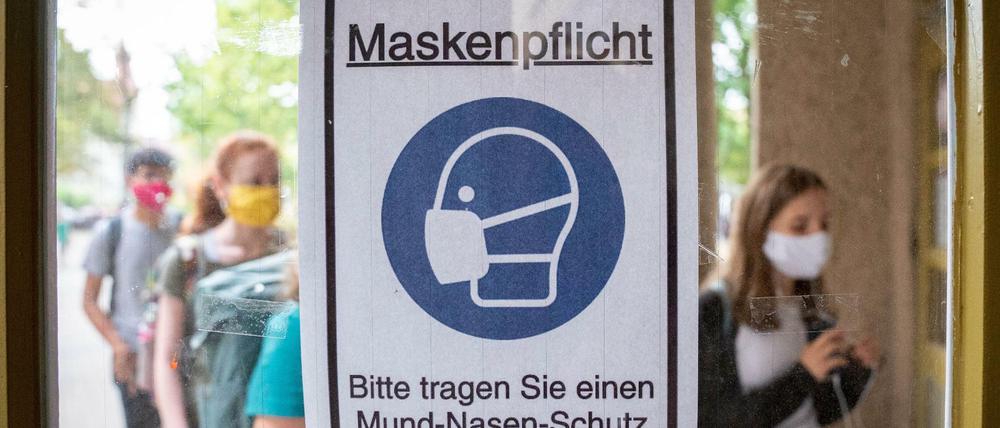 Berliner Schüler auf dem Weg zum Unterrricht.
