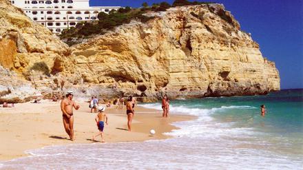 Wer von der Algarve aus dem Urlaub zurückkehrt, muss sich ab kommendem Dienstag in Quarantäne begeben. 