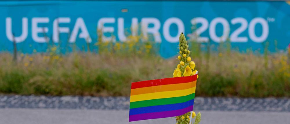 Die Uefa lehnte den Antrag, beim Deutschland-Spiel gegen Ungarn das Stadion in Regenbogenfarben anzuleuchten, ab.