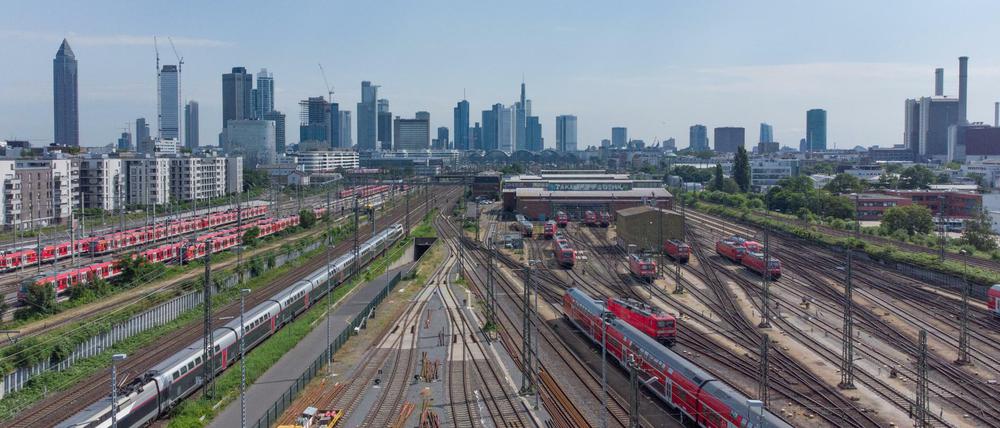Täglich sollen mehr als 250 Züge mehr durch einen kilometerlangen Tunnel zum Frankfurter Hauptbahnhof gelangen.