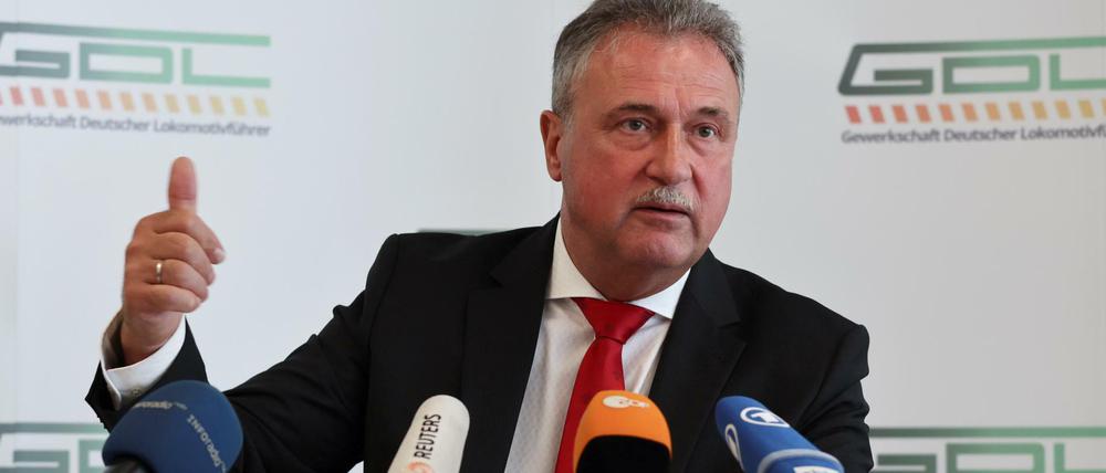 GDL-Chef Claus Weselsky erläutert am Donnerstag in Berlin die Strategie der Lokführergewerkschaft. 