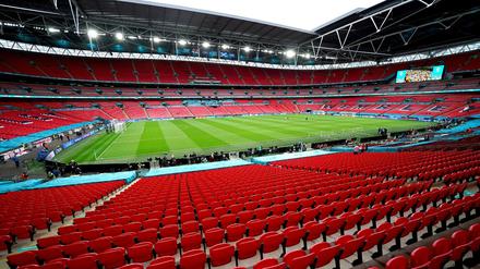 Im Wembley-Stadion geht es am Dienstag um den Einzug ins EM-Viertelfinale. 