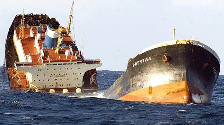 Der Untergang des Öltankers "Prestige" im November 2002 löste die größte Umweltkatastrophe in der Geschichte Spaniens aus.