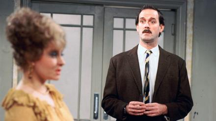 Wie Deutschen zu begegnen ist, wusste auch „Monty Python“ John Cleese in der Kultserie „Fawlty Towers“.