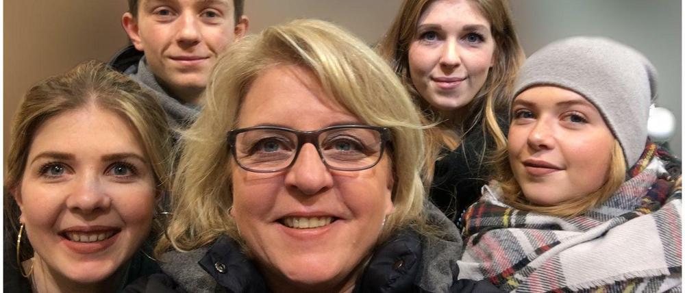 Die an Leukämie Landesgeschäftsfüherin der Berliner SPD, Anett Seltz bittet, sich als Stammzellenspender zu registrieren.