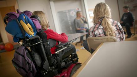 In inklusiven Schulen lernen Kinder mit und ohne Behinderung gemeinsam.