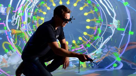 Bei Rolls-Royce in Dahlewitz kommt virtuelle Realität zum Einsatz, um Flugzeugtriebwerke zu konzipieren.