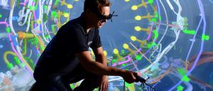 Bei Rolls-Royce in Dahlewitz kommt virtuelle Realität zum Einsatz, um Flugzeugtriebwerke zu konzipieren.