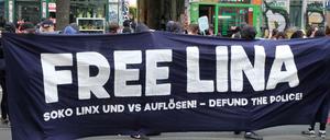 Linke Szene in Wut. Autonome in Leipzig demonstrieren für Lina E., die seit November 2020 in Untersuchungshaft sitzt. Die Frau soll Angriffe auf Rechtsextreme angeführt haben