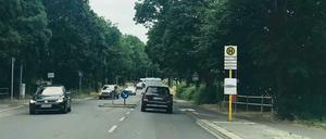 Der Havelrad- und Wanderweg in Gatow: Hier muss man von rechts nach links runter zum Wasser.