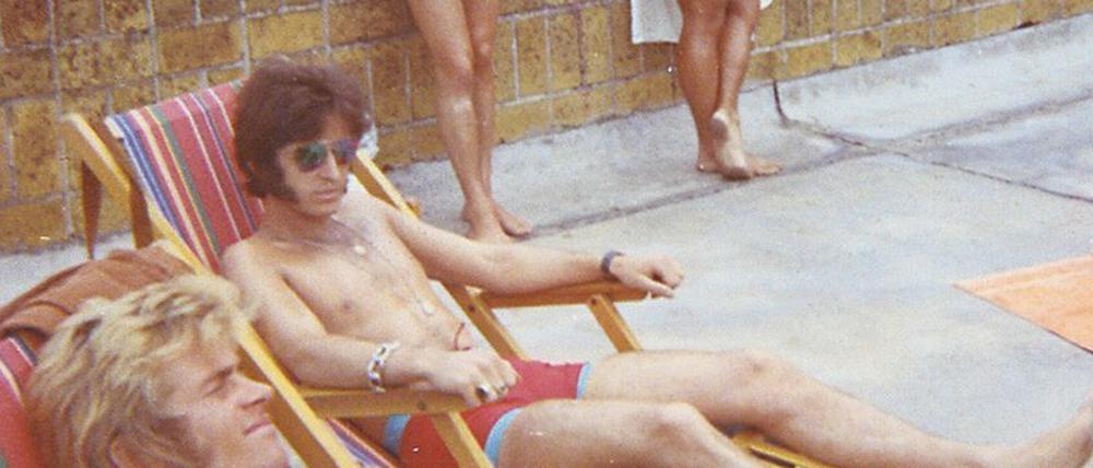 Posieren im Strandbad. In Praunheims Debüt cruisen die schwulen Jungs ungeniert.