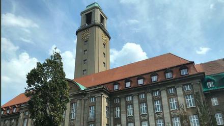 Die Zentrale in Spandau: das Rathaus.