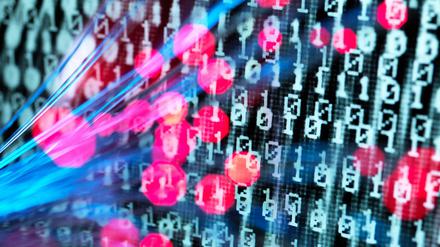 Ziffern, die Chaos bedeuten: Hackerangriffe können Infrastrukturen lahmlegen - und damit massenwirksamen Schaden anrichten.