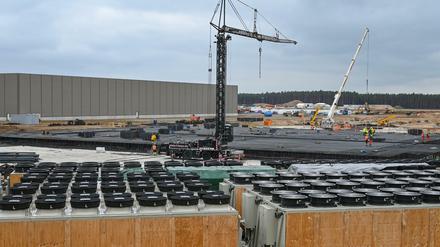 Das Baugelände der Tesla-Gigafactory bei Grünheide östlich von Berlin.