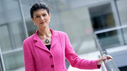 Mit ihrem Buch "Die Selbstgerechten" geht Sahra Wagenknecht einigen Parteifreunden zu weit: Sie wollen sie ausschließen.