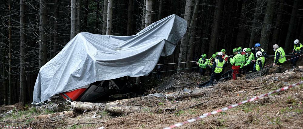 Unglückstelle nach einem Seilbahn-Absturz in Stresa in Italien.