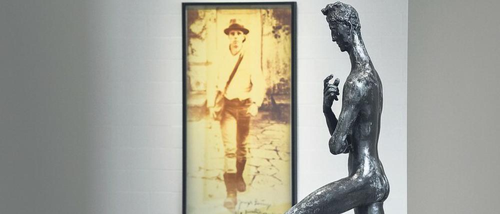 Duisburger Dialog. Beuys’ „Die Revolution sind wir“ & Lehmbrucks „Emporsteigender“.