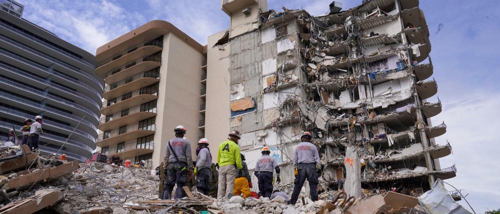 Der noch stehende Teil des eingestürzten Wohnhauses soll demnächst abgerissen werden.
