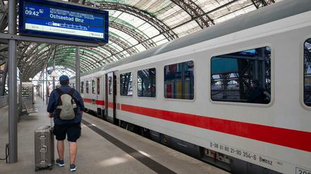 Sonnabendfrüh startete in Dresden der erste direkte IC über Berlin nach Binz.