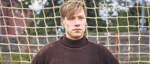 Im ARD-Film „Trautmann“ um 20 Uhr 15 spielt David Kross die englische Torwartlegende mit den Nazi-deutschen Wurzeln. Die Dokumentation im Anschluss zieht ein größeres Bild von Bert Trautmann auf.