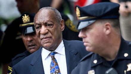 Bill Cosby auf dem Weg zum Gericht im Jahr 2018.