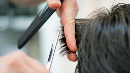 Waschen, schneiden, Geld verdienen: Das Prestige des Friseurberufs wird nach Ansicht unserer Kolumnistin deutlich steigen.