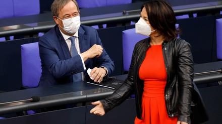 Derzeit ungleiche Konkurrenz. Armin Laschet liegt mit der Union deutlich vor Annalena Baerbocks Grünen.