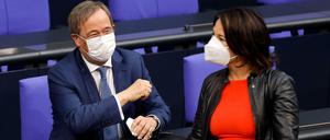 Derzeit ungleiche Konkurrenz. Armin Laschet liegt mit der Union deutlich vor Annalena Baerbocks Grünen.