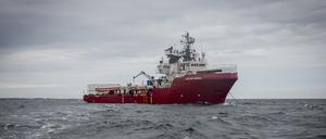 Das norwegische Schiff "Ocean Viking", dass im Auftrag der französischen Hilfsorganisation "SOS Mediterranee" Flüchtlinge vor der libyschen Küste suchen soll.