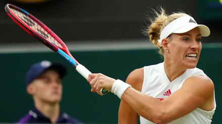 Angelique Kerber zog gegen die Tschechin Karolína Muchová glatt in zwei Sätzen ins Viertelfinale von Wimbledon ein. 