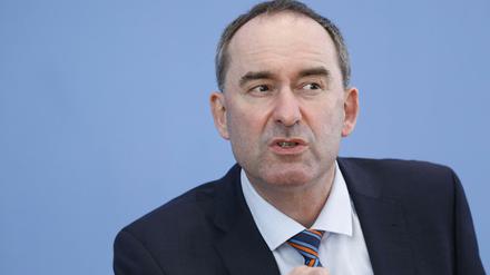 Der bayrische Vize-Regierungschef Hubert Aiwanger erklärt in einem Interview, warum er sich nicht impfen lässt.
