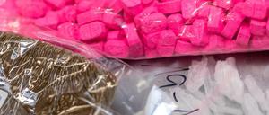 SPD, Linke und Grüne beschlossen die Einführung der Drogentests vor knapp fünf Jahren in ihrem Koalitionsvertrag.