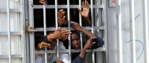 Eingekerkert. Wer von der libyschen Küstenwache im Mittelmeer aufgegriffen wird, landet meist in Internierungslagern.