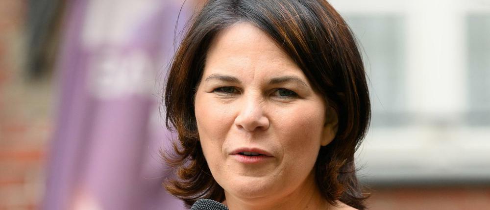 Annalena Baerbock, Kanzlerkandidatin und Direktkandidatin von Bündnis 90/Die Grünen, bei einem Bürgergespräch in Potsdam. 
